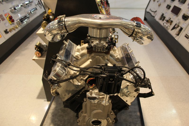 Вот, наглядный пример очень классического мотора в торговом зале