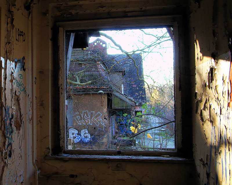 Виды из окон заброшенных домов