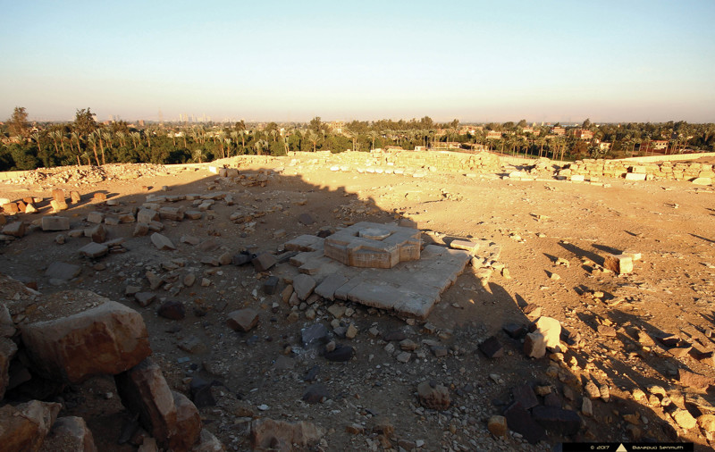 Вид на комплекс с руин храма
