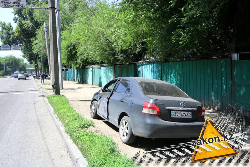 Внедорожник сделал "уши" в Алматы