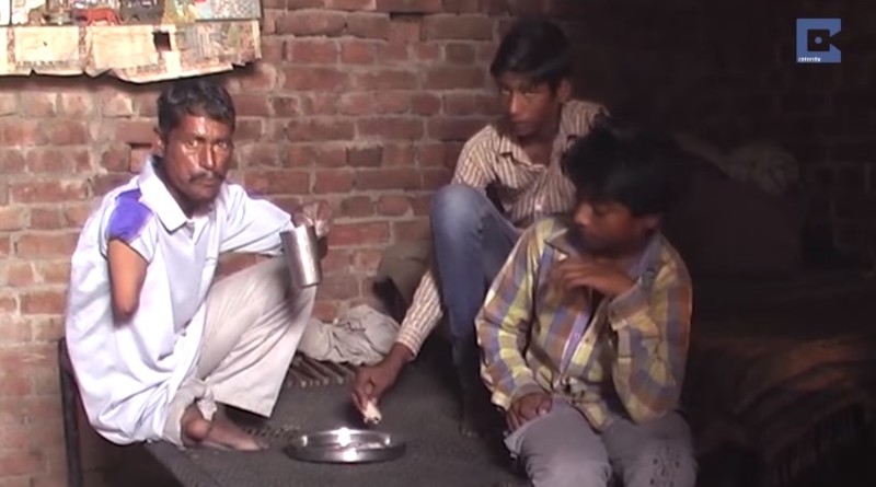 У него только одна рука и одна нога, но этот рикша проезжает каждый день по 50 км, чтобы прокормить семью