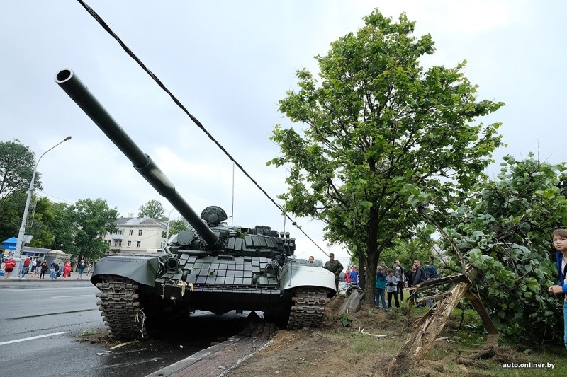 Переполох с танками в Минске 