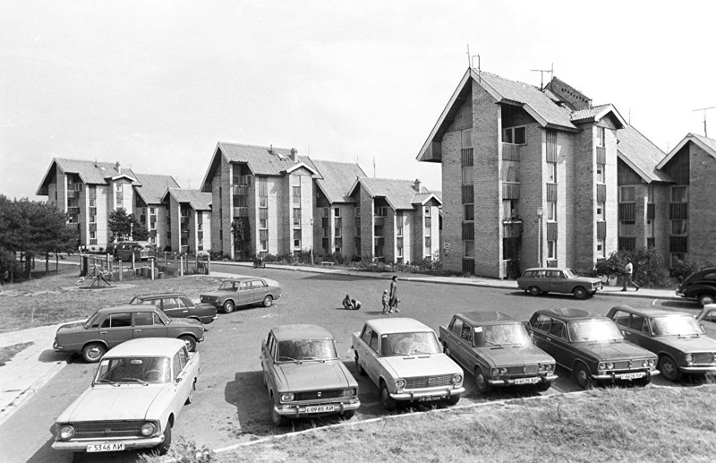 16. Улица Тайкос в курортном городе Неринга в Клайпедском уезде на Куршской косе, 1984 год.