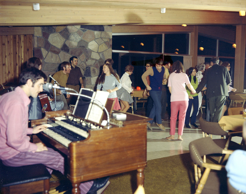 Машина времени. Танцы в клубе 1970