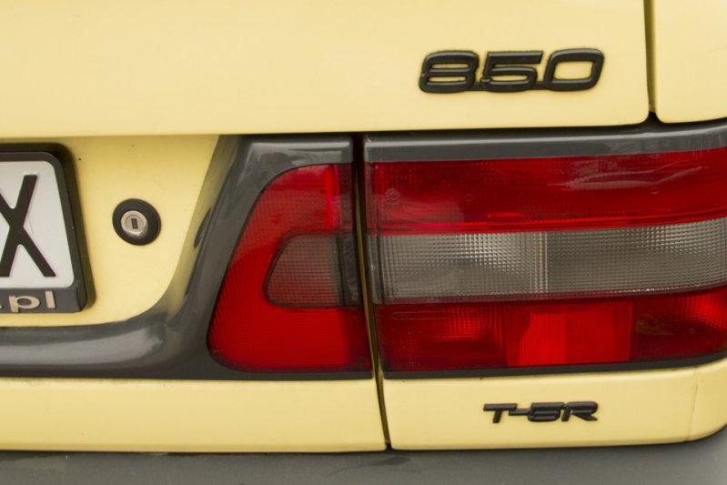 Желтый Volvo 850 T5-R 1995 "The Flying Banana"