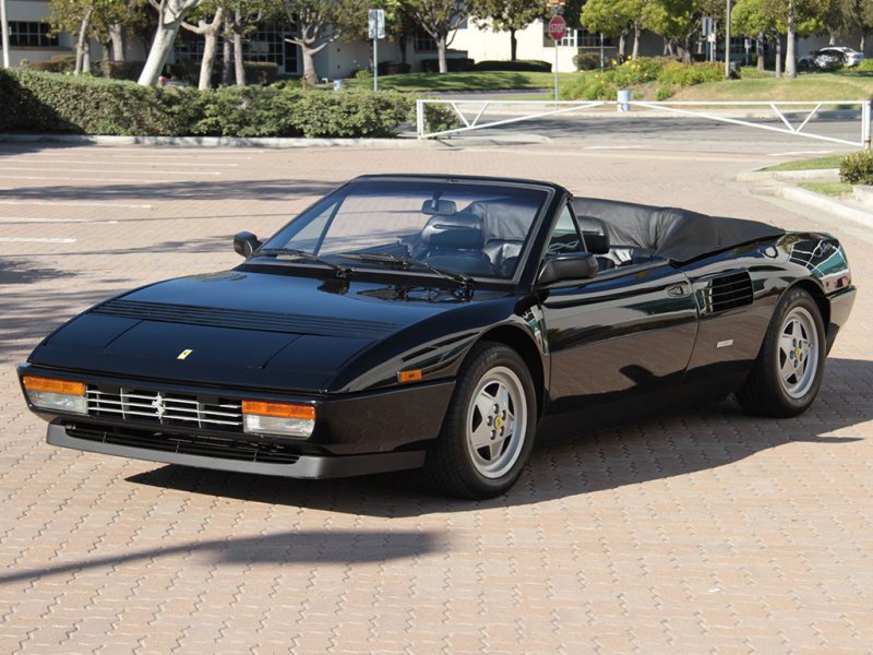 Кабриолет Ferrari Mondial T выпуска 1989 года с пробегом 20 000 миль продан за 40 000 долларов.