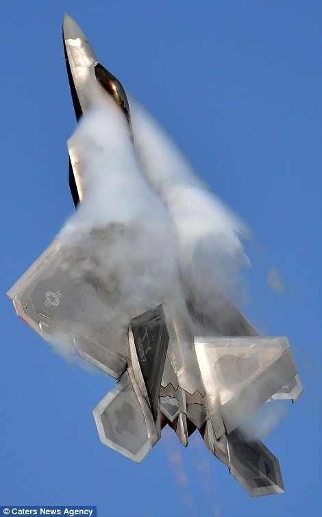 Пилоты истребителей F-22 действительно витают в облаках - Самые лучшие и ин...