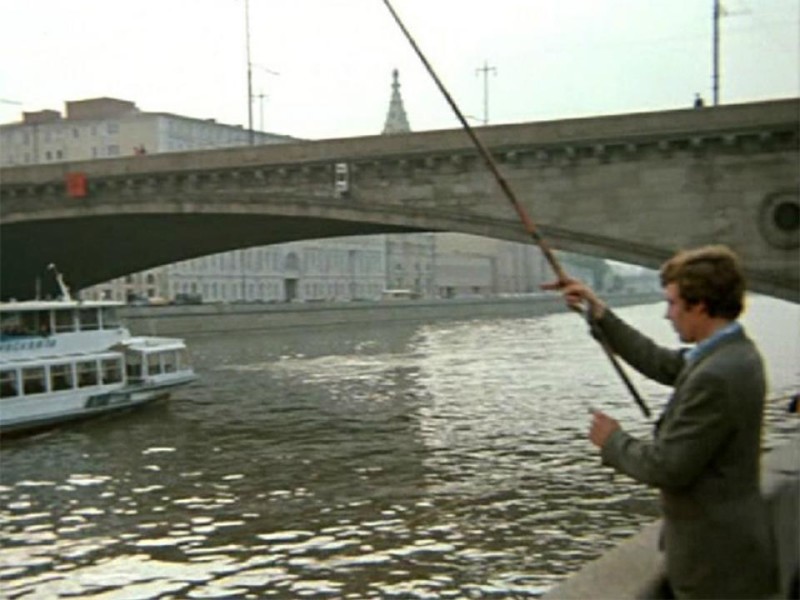 В начале фильма - вид на Большой Москворецкий мост и на Софийскую набережную