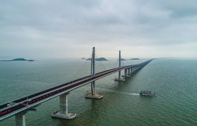 Строительство моста началось в 2011 году