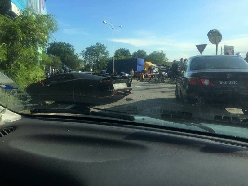 Lamborghini Aventador разбили в Малайзии