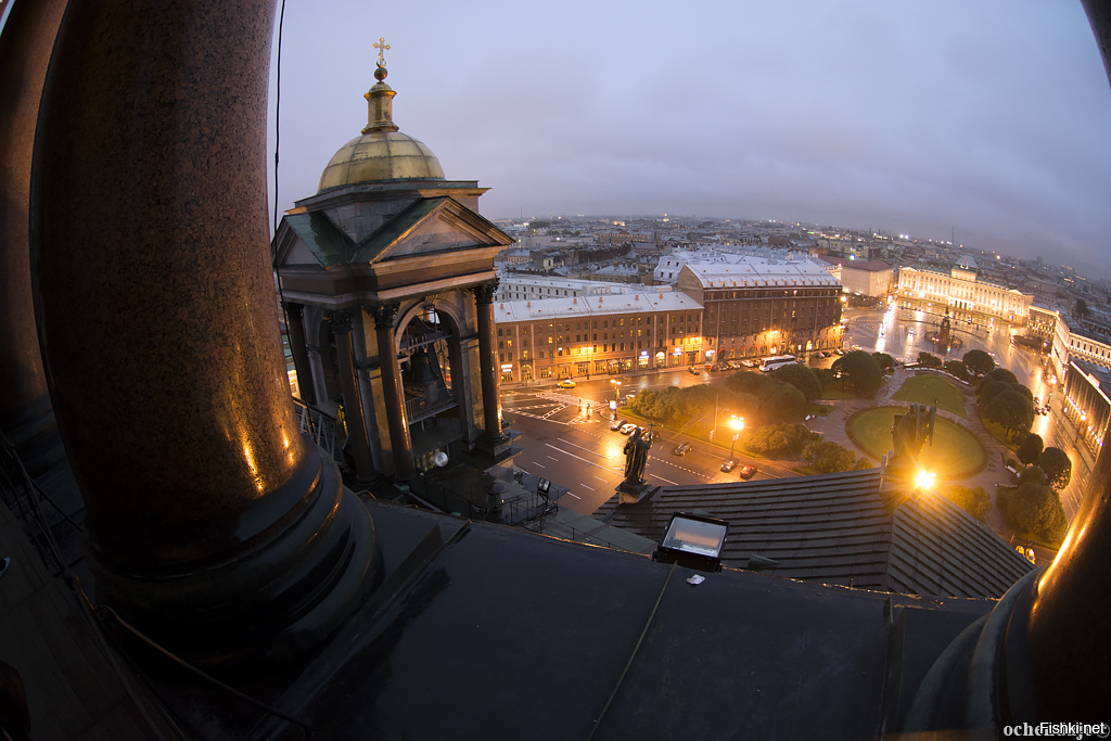 Исаакиевский собор СПБ ночью