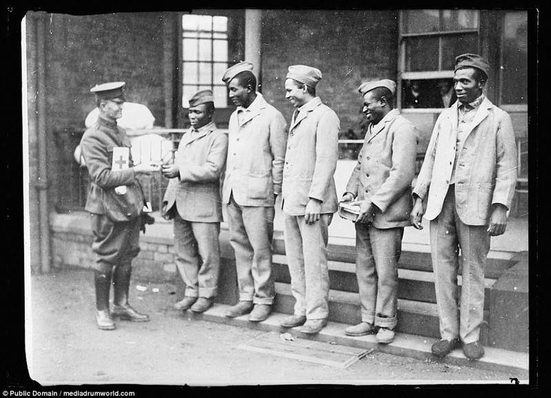 Афроамериканских солдат выписывают из больницы в Глазго, 1918 год