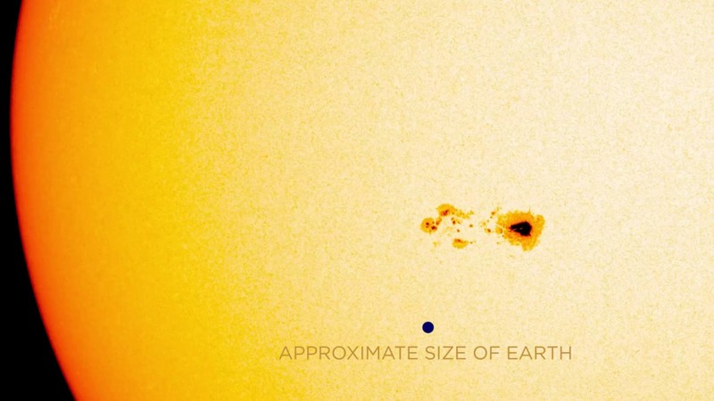 Это первое пятно, появившееся на видимой части Солнца за два дня
