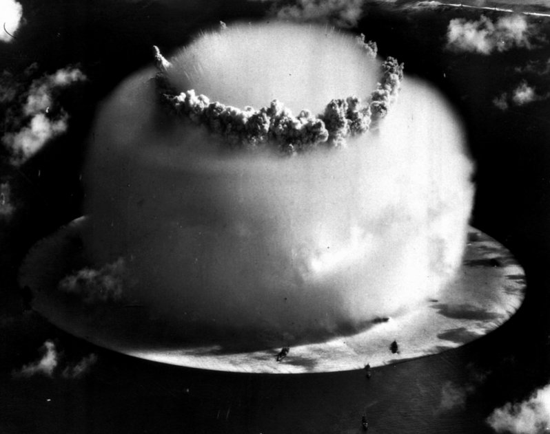 Первое в мире испытание ядерного оружия