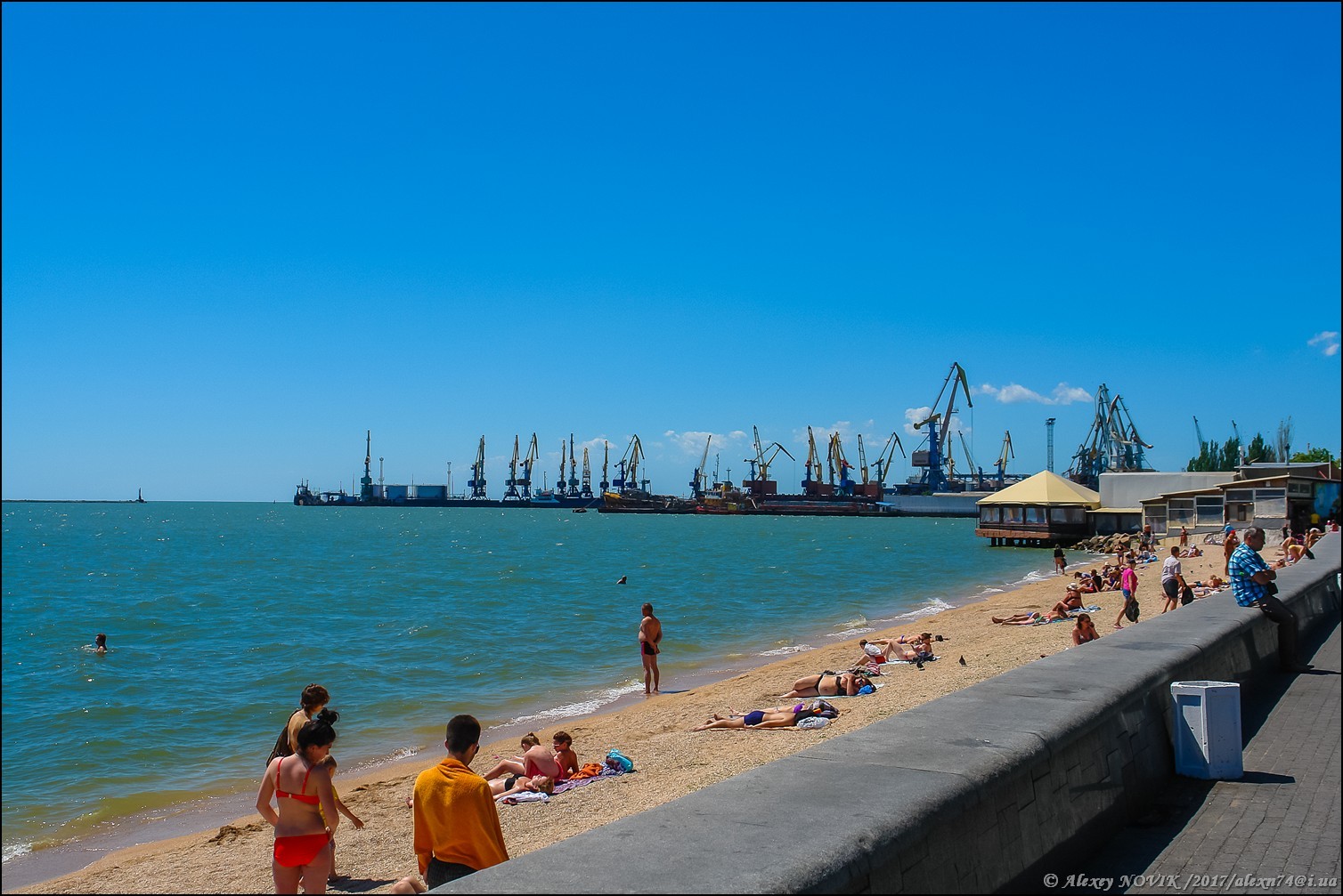 Бердянск море недорого. Бердянск набережная. Пляж Бердянск набережная. Бердянск набережная 2023. Бердянск море фото.