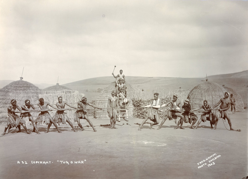 Военный танец зулусов. Южная Африка, 1903