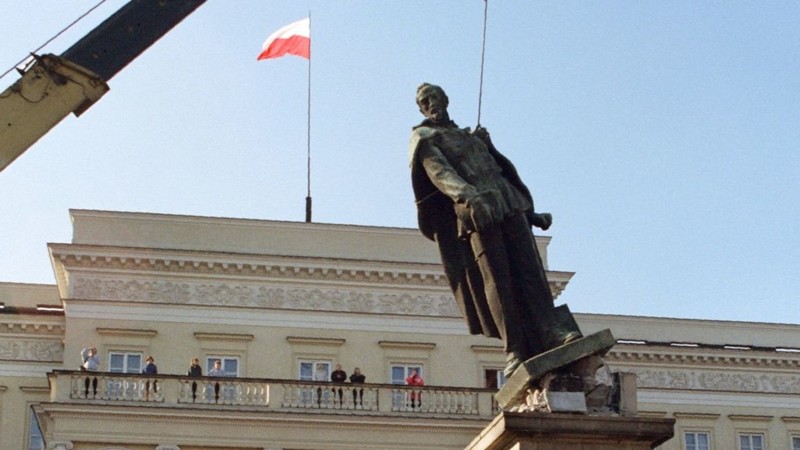РФ и Израиль примут заявление о сносе советских памятников в Польше