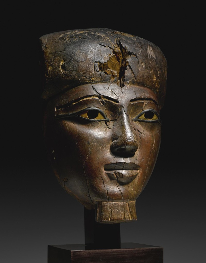 Маска из дерева, 26 династия, 750-600 до н.э., Продана на аукционе Сотбис за 1 450 000 $