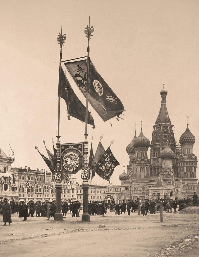 Красная площадь, подготовленная к торжествам по случаю коронации Николая II, 1896 год.