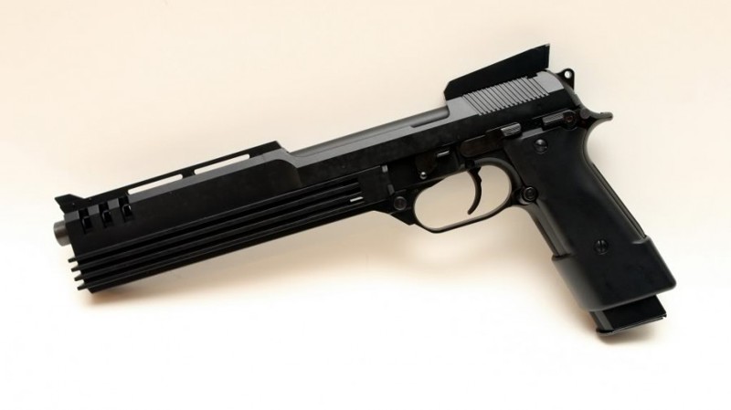 Факт №6:Пистолет Робокопа — модифицированная Beretta 93R