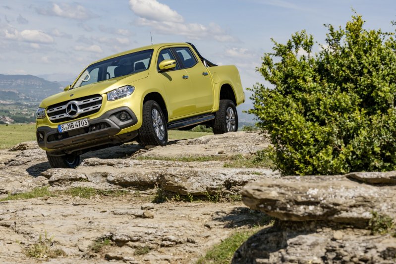 Mercedes представил серийный пикап X-Class