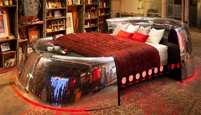 Кровать из обтекателя Боинга-747
