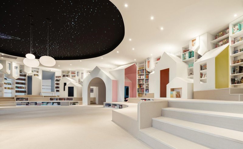 Книжный магазин будущего с фантастическим дизайном