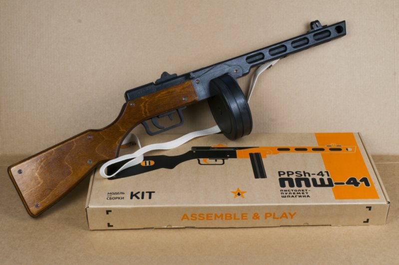 Деревянная модель оружия — прекрасный подарок для мужчин от 6 лет