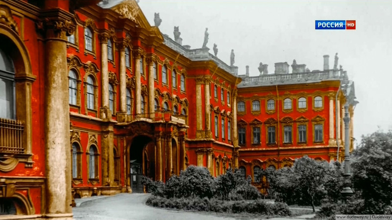 Зимний дворец: всегда ли он был такого цвета?