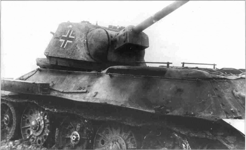 Т-34 из дивизии "Дас Райх", подбитый расчетом орудия сержанта Курносова. Прохоровское напр, 14–15 июля 1943 года.