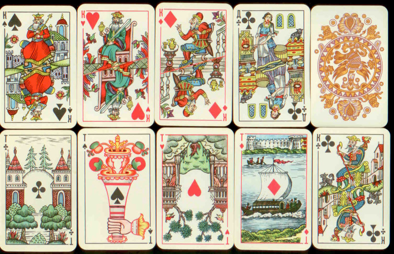 Художник Виктор Михайлович Свешников создал серию рисунков, которые стали основой для разных игральных карт, например «Лубочных». Издавалась на КЦП с 1981 года. 