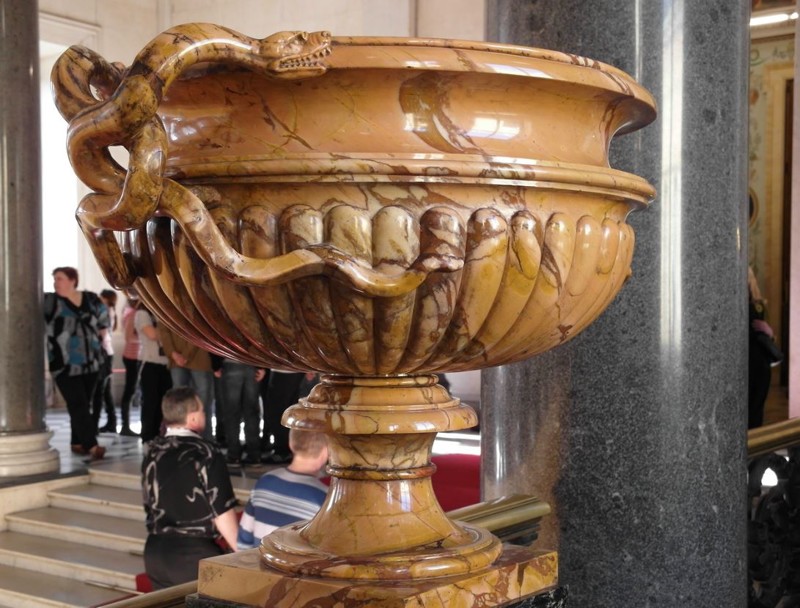 Колонны Исаакиевского и Казанского соборов, Баболовская чаша, Александрийская колонна
