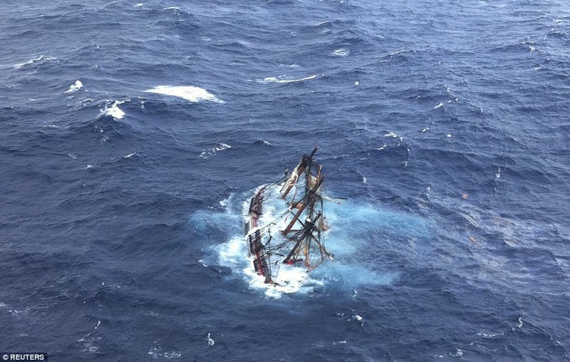 В 2012 году судно "Баунти" - копия одноименного корабля XVIII века - затонуло, застигнутое ураганом "Сэнди" у берегов Южной Каролины. Один член команды погиб