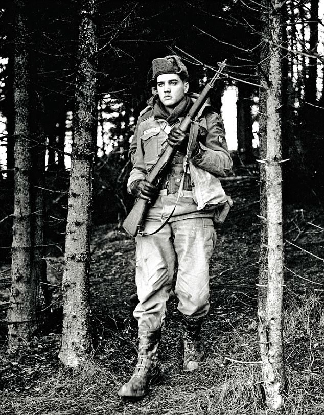 Элвис-солдат в Германии на маневрах, 1958 год