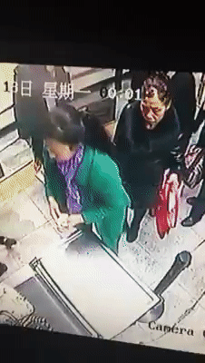 Как воруют вещи на досмотре