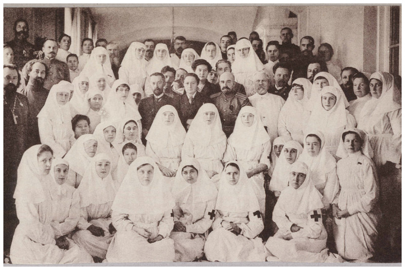 Пирогов, посещавший эти общины, отмечал, что никто, кроме женщин не смог бы так сочувствовать больным, в тоже время его поражала выносливость медсестер. Популярность общин росла с каждым днем