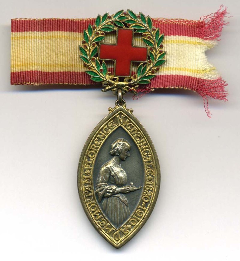 В советском союзе медалью имени Флоренс Найтингейл было награждено 46 советских женщин — медицинских сестёр, военных фельдшеров, санитарных инструкторов, и других медицинских работников. Из них 38 за подвиг в годы ВОВ 