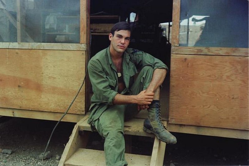 Оливер Стоун во время своей службы во Вьетнаме в составе 1–й кавалерийской дивизии. 1968 год, Вьетнам 