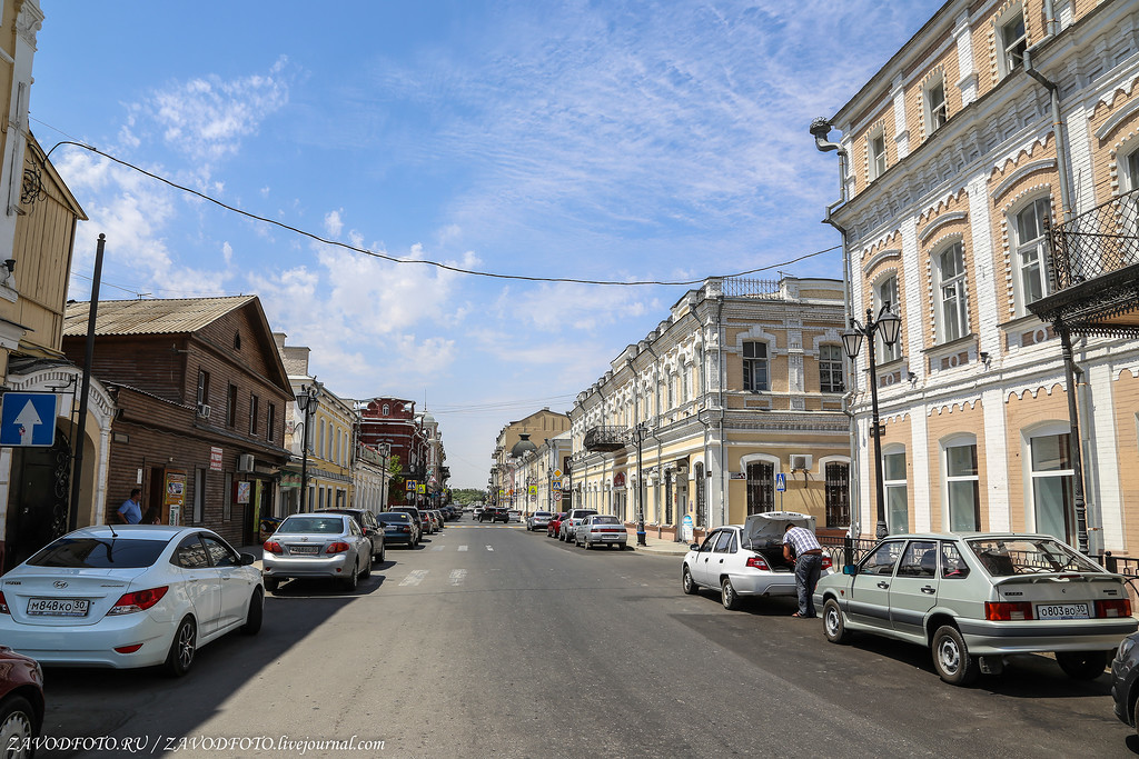 Астраханская улица. Астрахань улицы города. Улочки Астрахани. Центральные улицы Астрахани. Доходный дом н. п. Григорьева Астрахань.