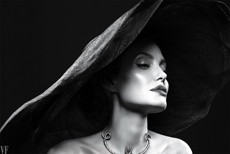 Анджелина Джоли возвращается к жизни
