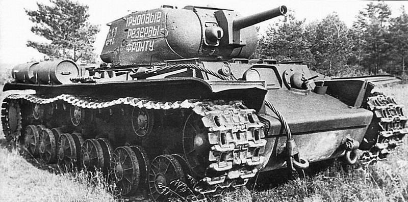 Огнеметный танк КВ-8С из танковой колонны «Трудовые резервы фронту»