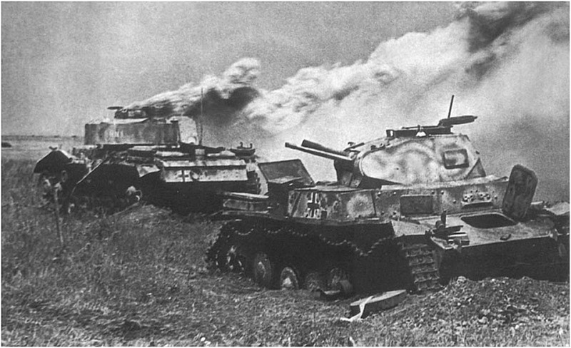 Подбитые немецкие танки Pz.III и Pz.II. Лето 1943 г.