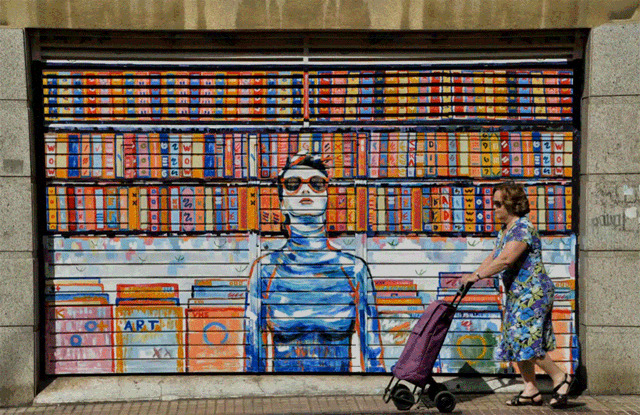 Сила в движении: испанский фотограф превращает уличное граффити в GIF