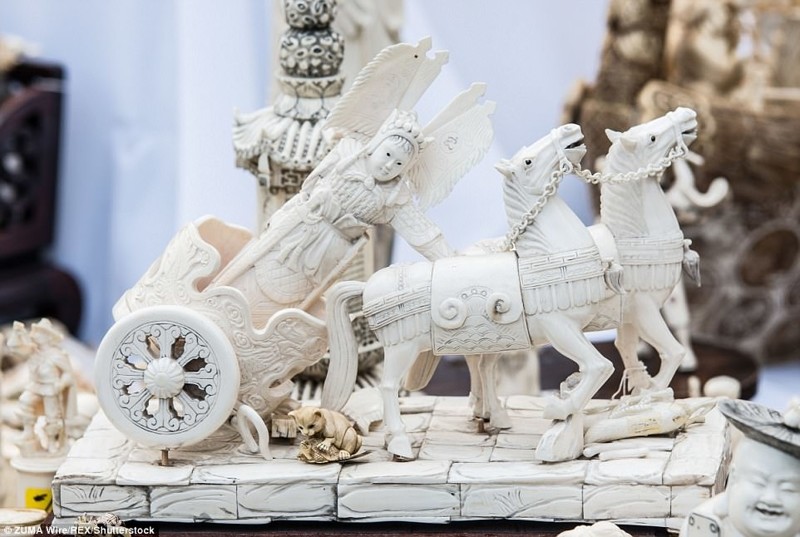 В Нью-Йорке прилюдно раздробили контрафактные изделия из слоновой кости на 4,5 млн долларов