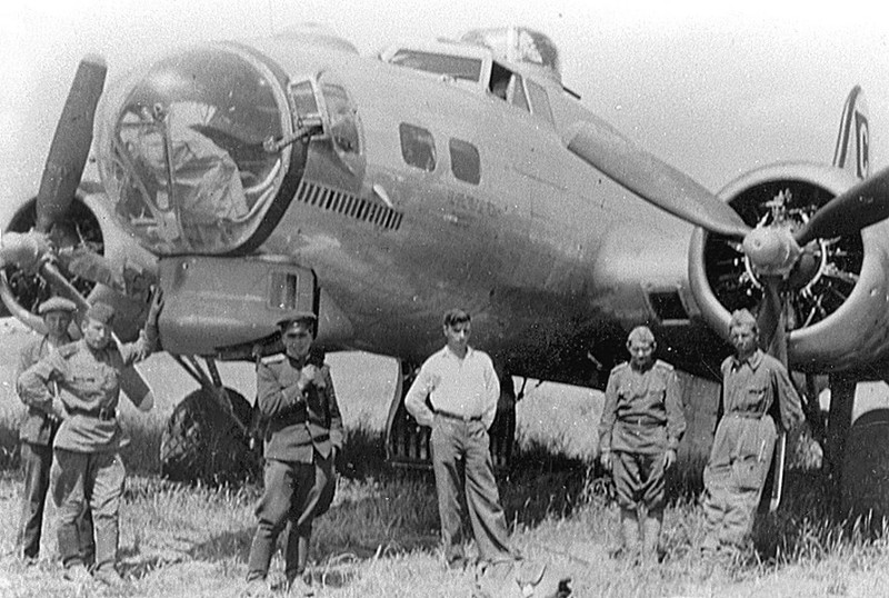 Бомбардировщик B-17 «Летающая крепость» в Полтаве