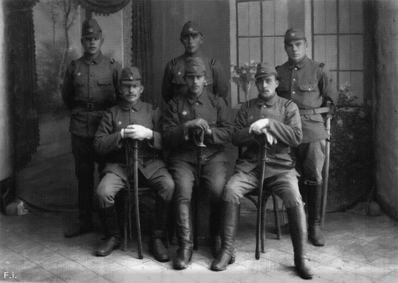 Русские офицеры в Квантунской армии. Харбин, 1944 год. 