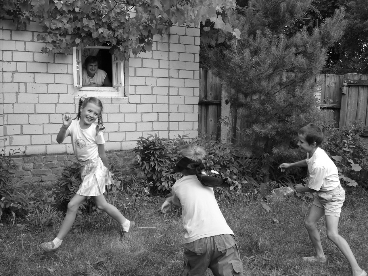 Игры 70 х. Игры детей СССР на улице. Игры в СССР для детей дворовые. Двор детства. Советские дети во дворе.