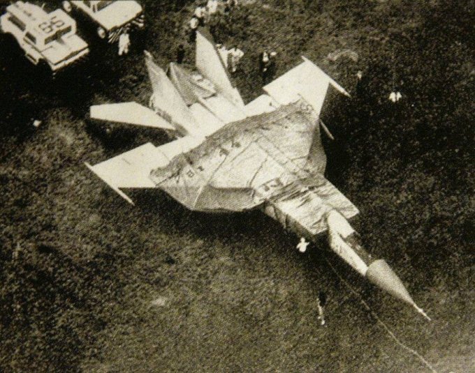 Побег летающей лисы: как из СССР угнали засекреченный истребитель 