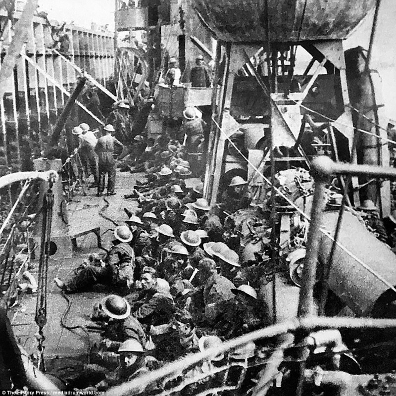 В ходе Дюнкерской операции (кодовое название - операция "Динамо") было спасено 338 тысяч солдат Дюнкерк, война, исторические фотографии, история, редкие кадры, солдаты, фильм, фото