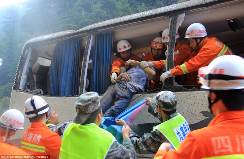 Землетрясение в Китае: снимки до и после